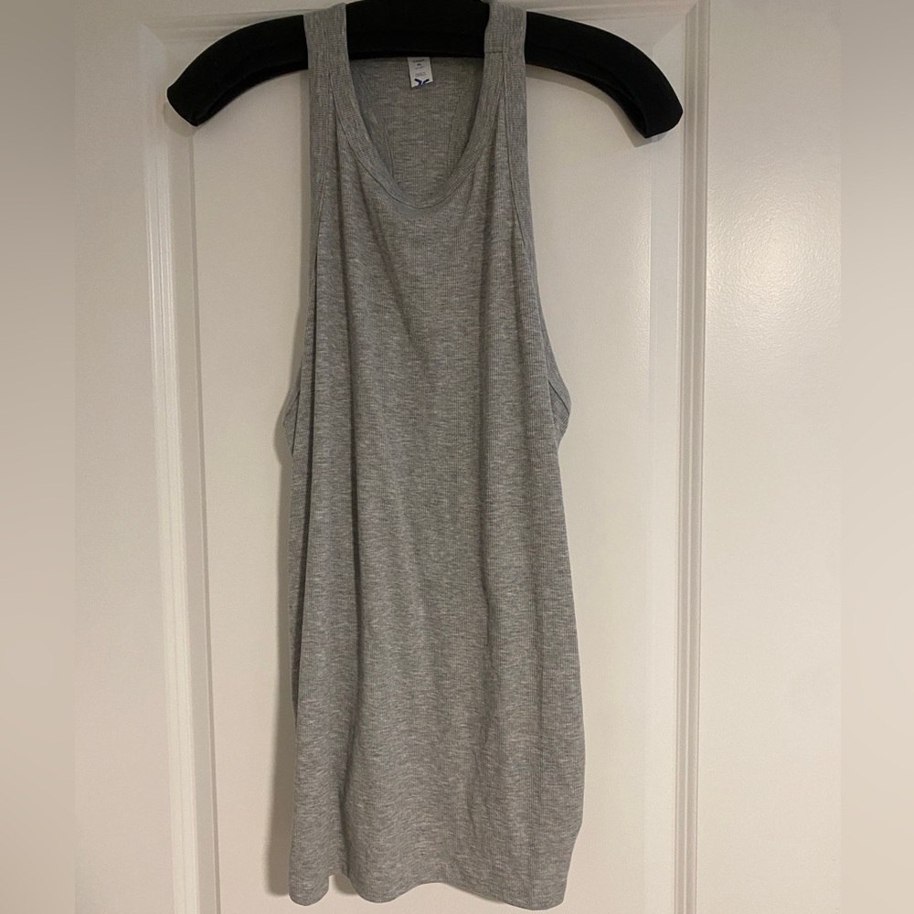 Old Navy maternity workout top size xl. Heather gray. High neck. Ruched sides.